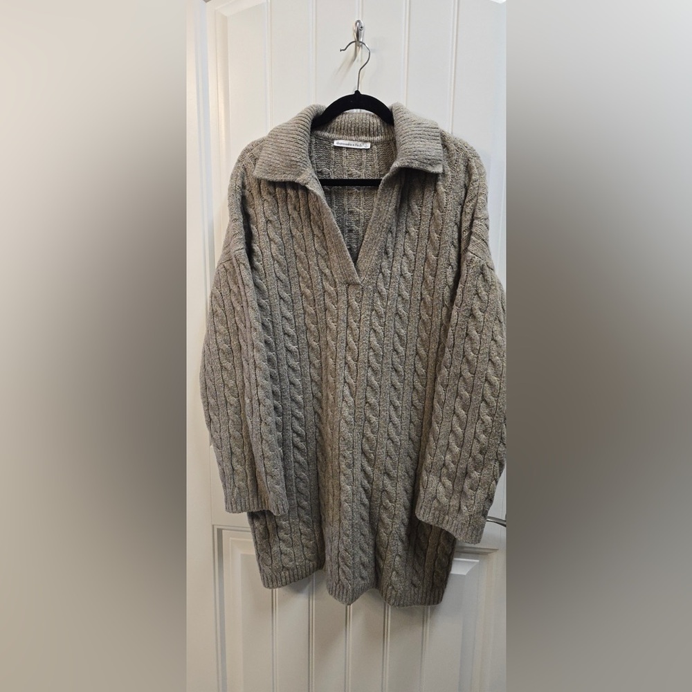 Abercrombie & Fitch V-Neck Cable Knit Sweater Dress